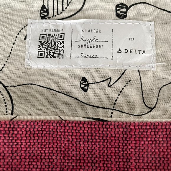 SOMEONE SOMEWHERE Delta Airline Premium Amenity Toiletry Kit Pouch With Eye Mask - Picture 4 of 4